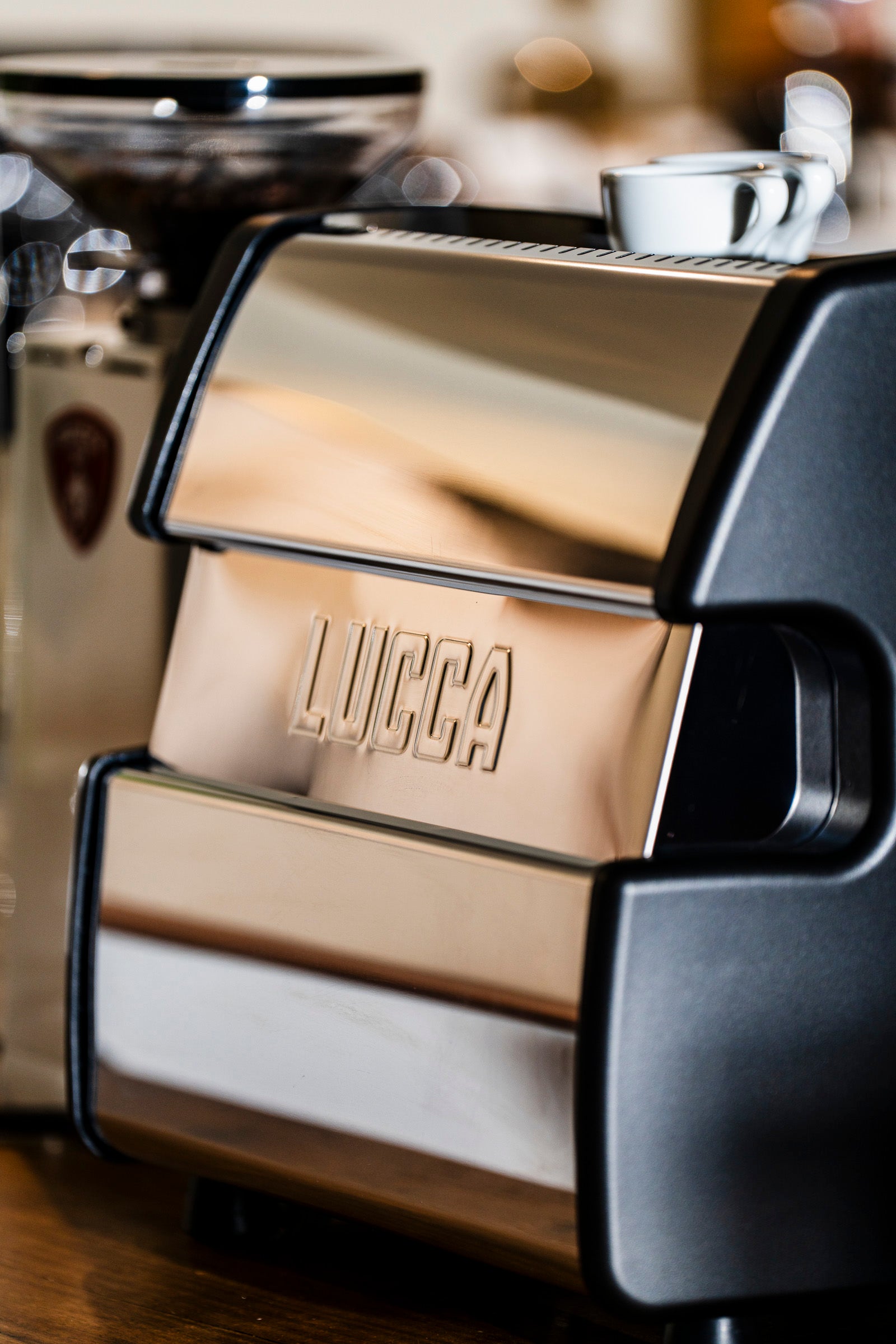 Lucca A53 Pro polished badge detail
